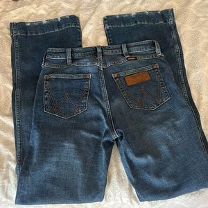 Women’s wranglers